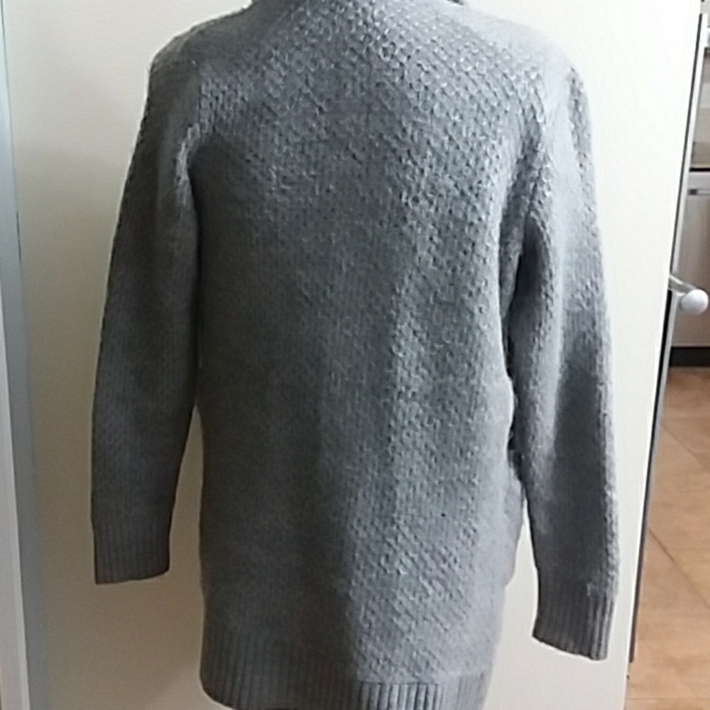 Beautiful Sweater - Picture 3 of 5